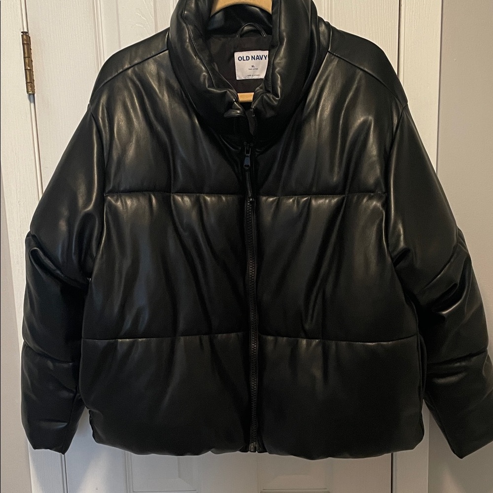 Old Navy Sleek Black Quilted Jacket Size XL WOMEN’S. Like new
